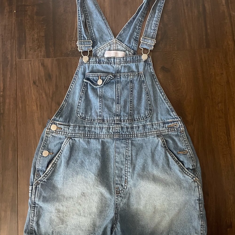 No Boundaries Women's Blue Denim Overalls shorts
